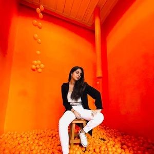 Meet your Posher, Valentina